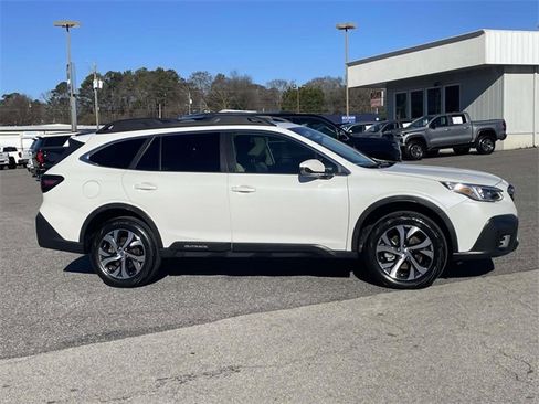 Used 2022 Subaru Outback Limited image 2