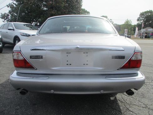 Used 2001 Jaguar XJ8 image 3