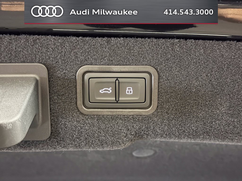Used 2023 Audi A8 L 3.0T w/ Comfort Plus Package AWD/4WD image 15