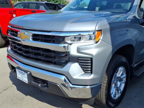 Used 2024 Chevrolet Silverado 1500 LT AWD/4WD image 7