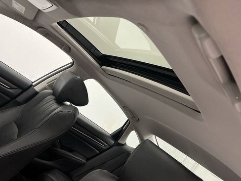 Used 2020 Honda Accord Touring image 7