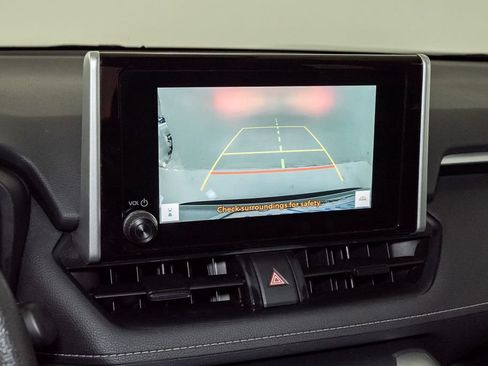 Used 2025 Toyota RAV4 XLE AWD/4WD image 15