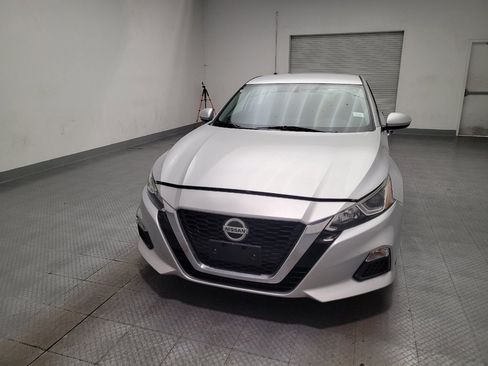 Used 2019 Nissan Altima 2.5 S FWD image 15