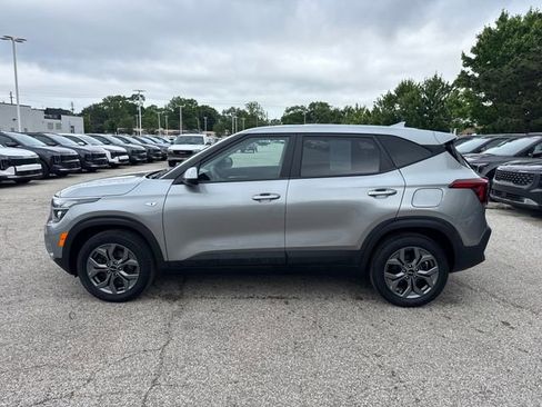 Certified 2024 Kia Seltos LX AWD/4WD image 2