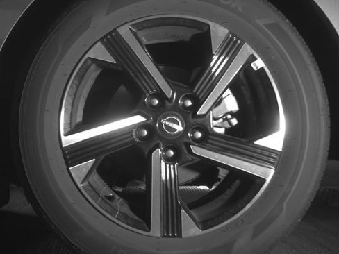 Used 2025 Nissan Sentra SV FWD image 14