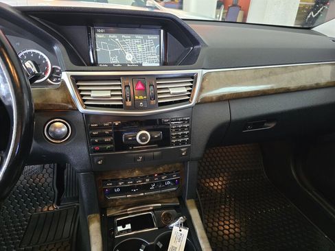 Used 2011 Mercedes-Benz E 350 4MATIC Wagon image 28