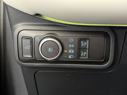 Used 2025 Ford Explorer Platinum w/ LUX Leather Package image 24