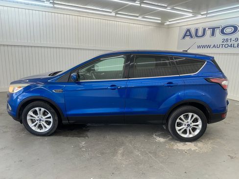 Used 2017 Ford Escape SE image 8