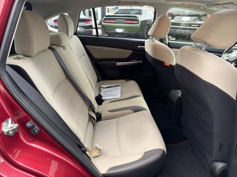 Used 2017 Subaru Crosstrek 2.0i Premium w/ Moonroof Package image 10