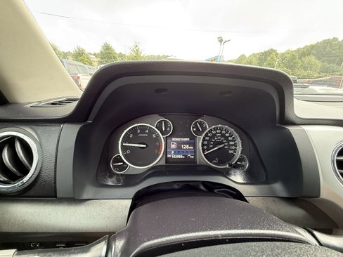 Used 2016 Toyota Tundra SR5 w/ SR5 Upgrade Package image 22