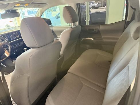 Used 2019 Toyota Tacoma SR5 RWD image 20