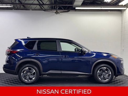 Certified 2025 Nissan Rogue SV AWD/4WD image 5