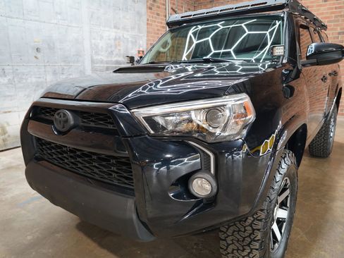 Used 2017 Toyota 4Runner TRD Off-Road image 23