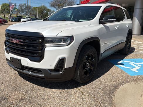 Used 2022 GMC Acadia AT4 w/ Preferred Package image 8