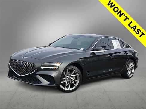 Used 2022 Genesis G70 2.0T image 1