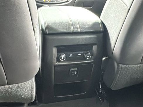 Used 2023 Chevrolet Traverse LT image 37