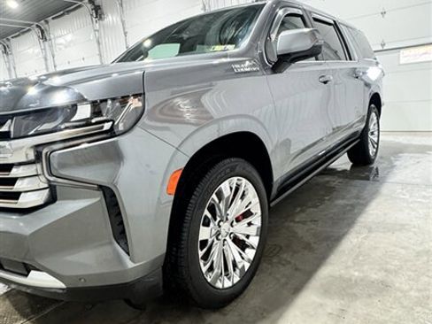Used 2021 Chevrolet Suburban High Country w/ Premium Package image 4