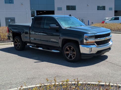 Used 2018 Chevrolet Silverado 1500 LT w/ True North Edition AWD/4WD image 2