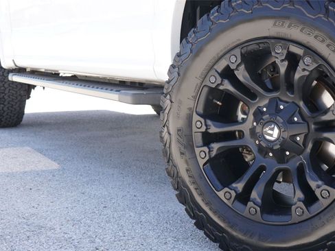 Used 2017 Ford F150 Lariat AWD/4WD image 2