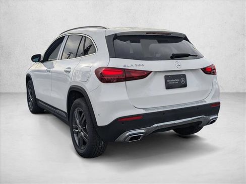 Certified 2025 Mercedes-Benz GLA 250 image 8
