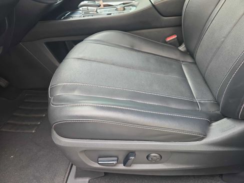 Certified 2025 INFINITI QX60 Luxe w/ Cargo Package FWD image 17
