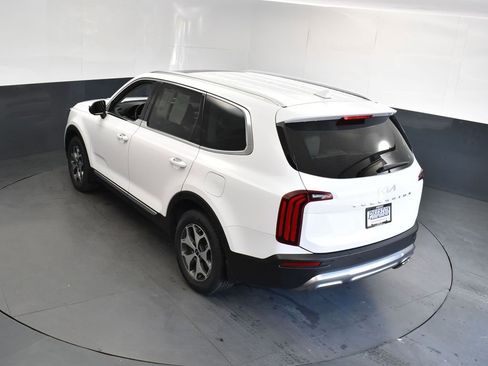 Used 2022 Kia Telluride EX image 34