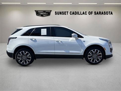 Certified 2022 Cadillac XT5 Sportv w/ Technology Package AWD/4WD image 2