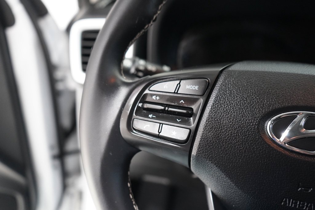 Used 2024 Hyundai Venue Limited FWD image 22