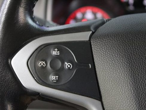 Used 2015 Chevrolet Colorado LT AWD/4WD image 16