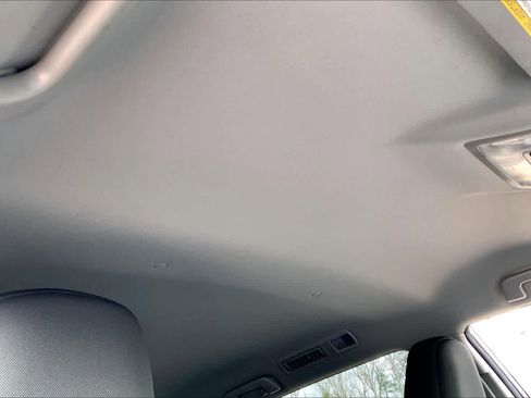 Used 2018 Toyota Highlander LE AWD/4WD image 14