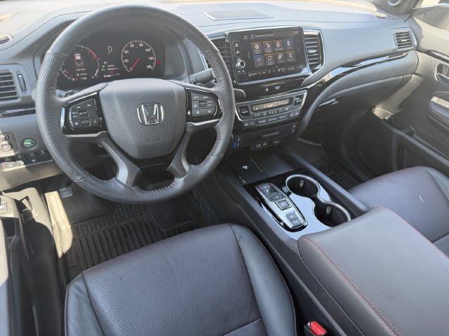 Used 2025 Honda Ridgeline Black Edition image 7