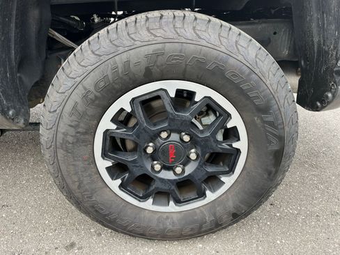 Used 2025 Toyota Tacoma TRD Off-Road image 30