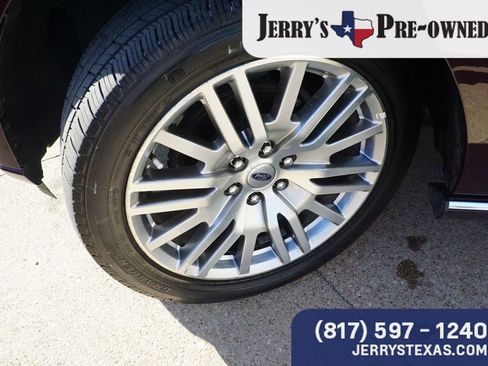 Used 2024 Ford Expedition Platinum image 9