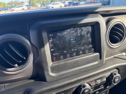 Used 2021 Jeep Wrangler Unlimited Sport image 17