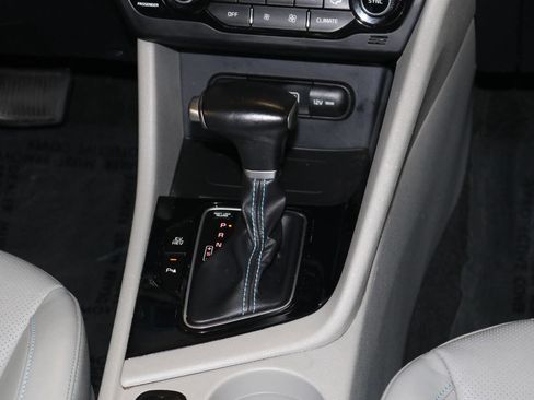 Used 2018 Kia Niro EX Premium image 47