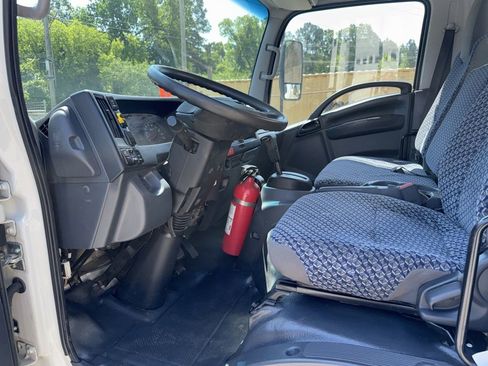 Used 2024 Isuzu NPR RWD image 10