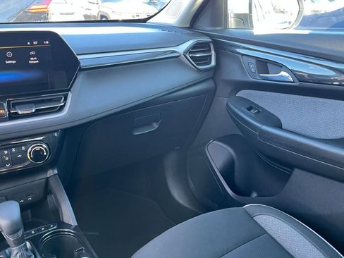 Used 2025 Chevrolet TrailBlazer LT image 33