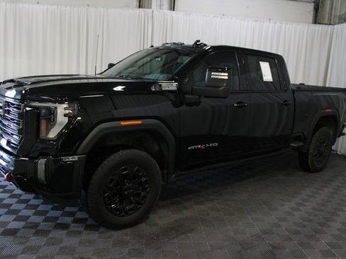 Used 2024 GMC Sierra 2500 AT4 w/ AT4 Premium Plus Package image 3