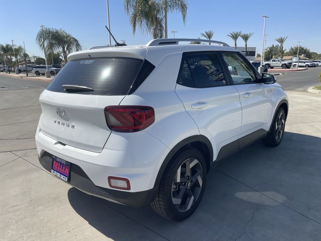 Used 2025 Hyundai Venue SEL FWD image 8