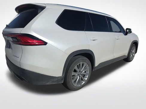 Used 2024 Toyota Grand Highlander AWD image 39