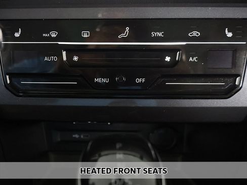Used 2024 Volkswagen Tiguan SE w/ Panoramic Sunroof Package AWD/4WD image 7