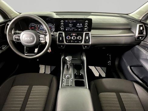Used 2023 Kia Sorento LX FWD image 7
