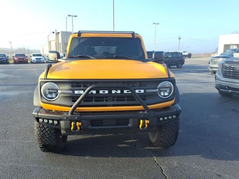 Used 2022 Ford Bronco Black Diamond w/ Sasquatch Package image 2