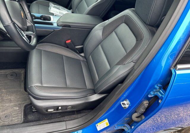 Used 2024 Chevrolet Equinox EV LT w/ LPO, All-Weather Mat Package FWD image 3