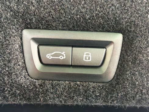 New 2026 BMW 750e xDrive image 12