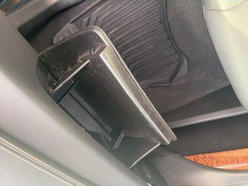 Used 2020 Chevrolet Suburban Premier image 24