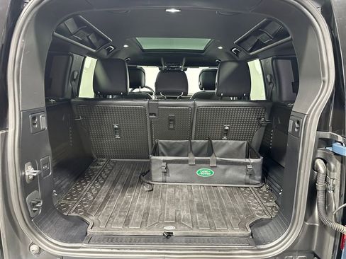 Used 2024 Land Rover Defender 110 SE AWD/4WD image 19