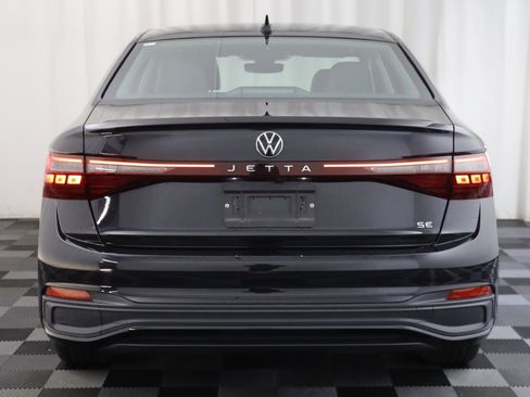 Used 2025 Volkswagen Jetta SE image 13