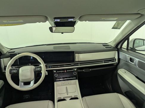 Used 2025 Hyundai Santa Fe SEL image 25