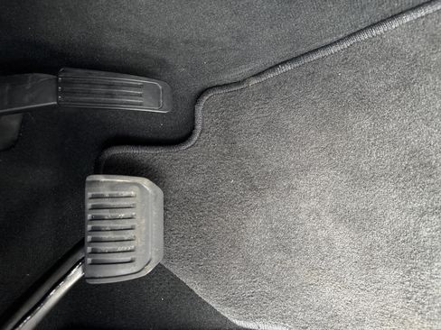 Used 2024 Jeep Grand Cherokee Overland w/ Adv Protech Group III image 16